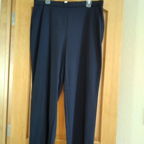 Dana Buchman Pants - New WOT Dana Buchman Navy Pants Dana Buchman Pants - New WOT Dana Buchman Navy Pants